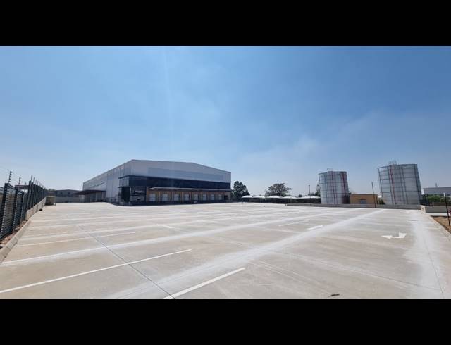 6,702M² WAREHOUSE TO LET IN BREDELL